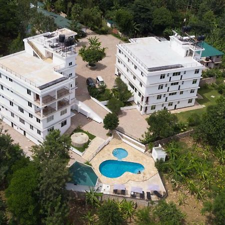 Two Mountains Lodge Аруша Екстер'єр фото
