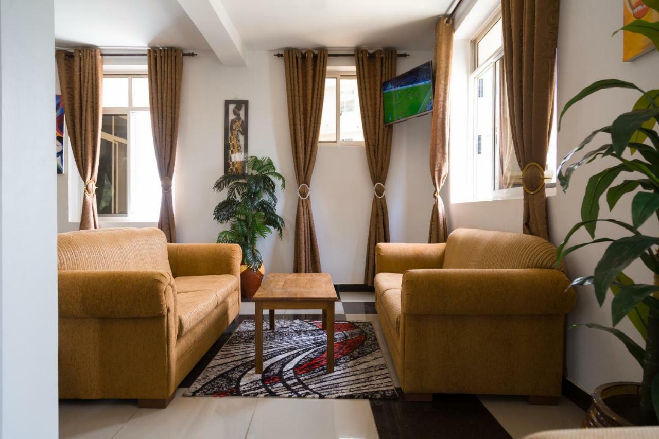 Two Mountains Lodge Аруша Екстер'єр фото